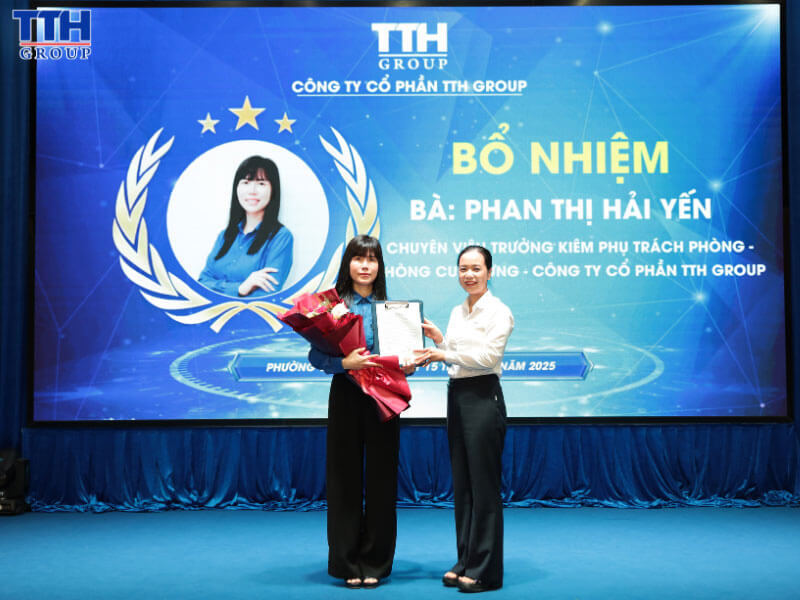 02 cán bộ lãnh đạo đã được trao quyết định bổ nhiệm giữ các chức vụ mới 2