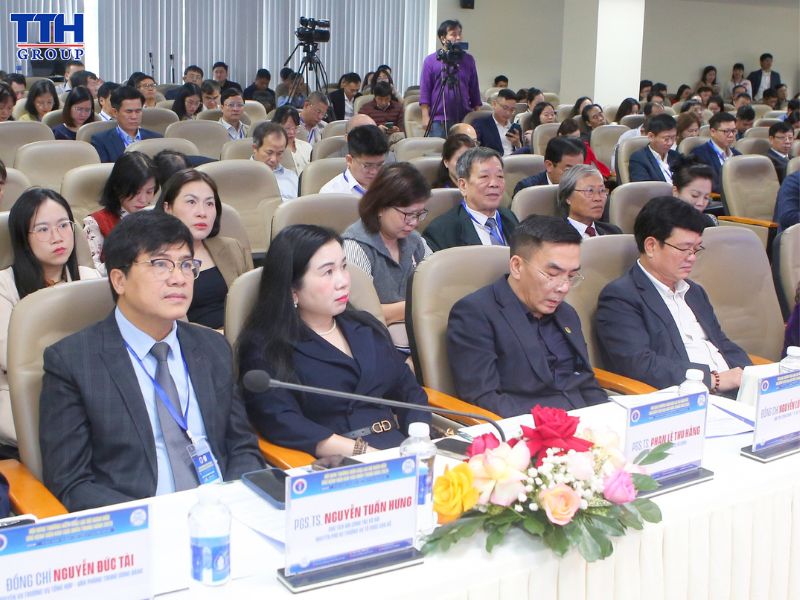 Hội nghị có sự tham dự của lãnh đạo Bộ Y tế và đại diện các bệnh viện tuyến trung ương