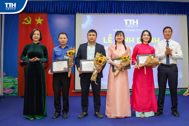  Đây là sự ghi nhận to lớn của BLĐ TTH Group dành cho CBNV sau một năm làm việc và nỗ lực cống hiến.