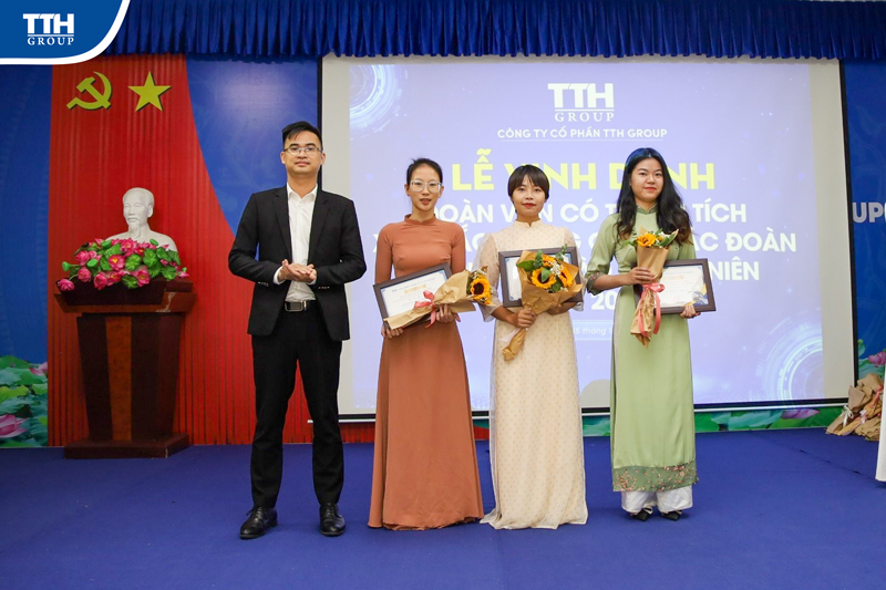 hình ảnh trong hội nghị 2