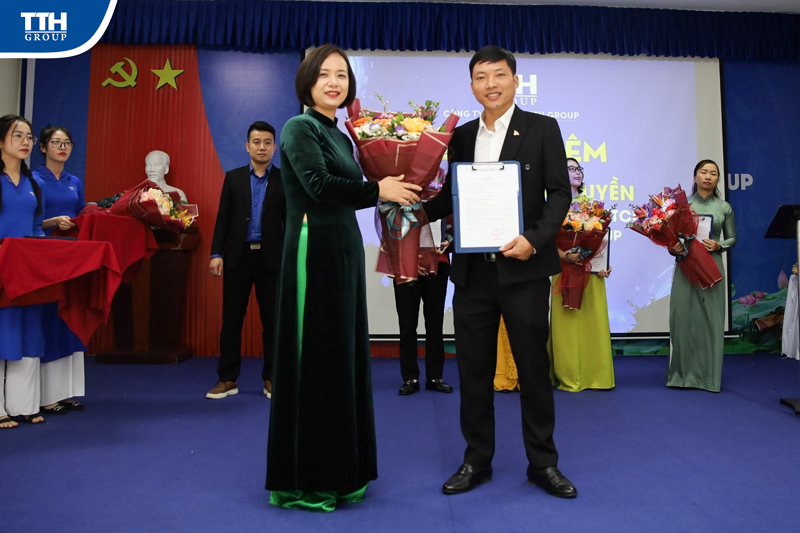 hình ảnh trong hội nghị 9