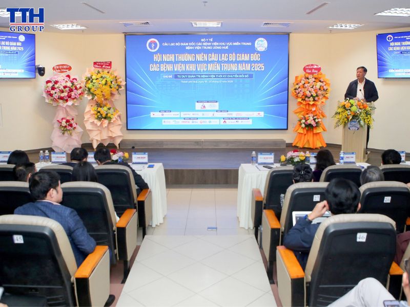 Nội dung hội nghị tập trung vào quản trị bệnh viện hiện đại và chuyển đổi số y tế