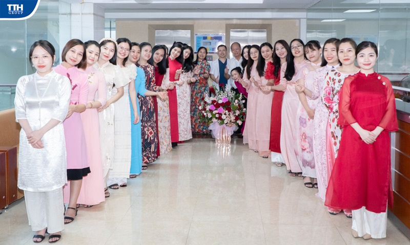 tặng hoa chúc mừng ngày 20/10 tại Thái thượng hoàng 3