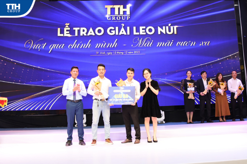 giải ba leo núi 4