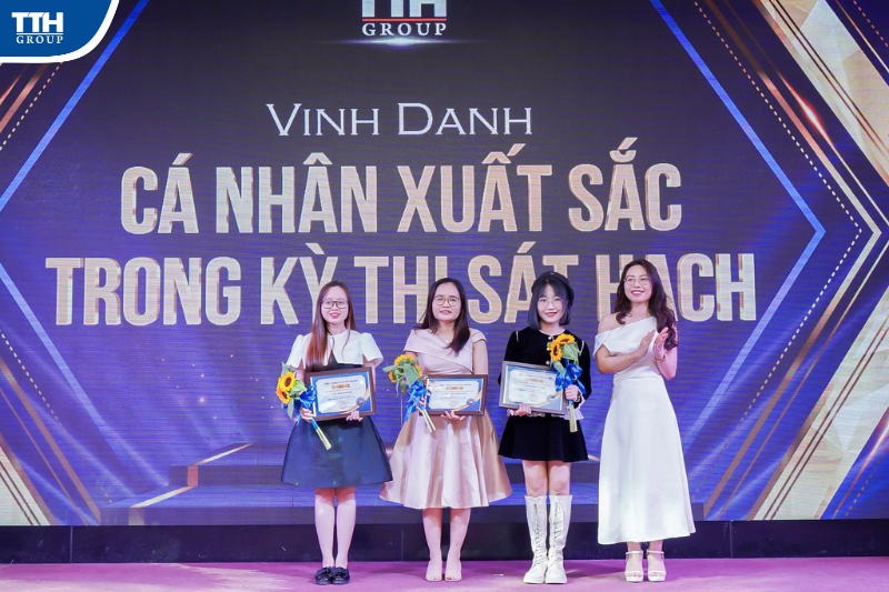 vinh danh cá nhân xuất sắc trong kì thi sát hạch