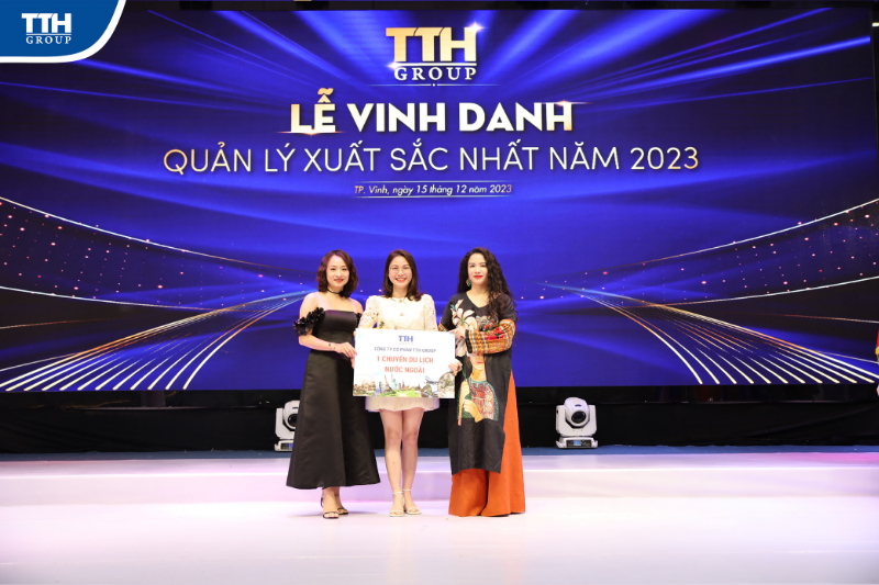 đồng thời gửi lời cảm ơn tới toàn thể CBNV đã đồng hành cùng TTH Group