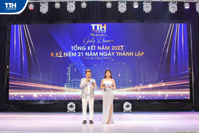 Cùng toàn thể CBNV khối Tổng công ty, Bệnh viện RHM & PTTHTM Thái Thượng Hoàng và Bệnh viện Đa khoa TTH Vinh.