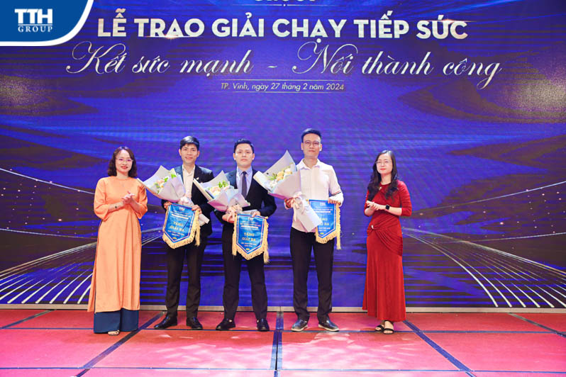 hình ảnh trong lễ kỷ niệm 6