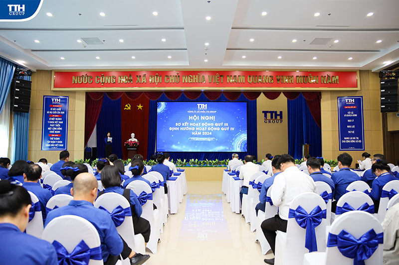 Đại diện BCH Công đoàn Công ty và BCH Đoàn thanh niên TTH Group