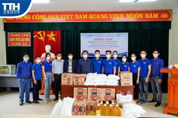 Tổ chức Hội nghị tri ân gửi tới Quý khách hàng tại Bệnh viện TTH Vinh và TTH Hà Tĩnh.