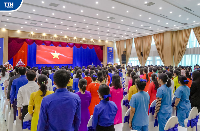 Hội nghị có sự tham gia của các CBNV bệnh viện TTH quảng bình