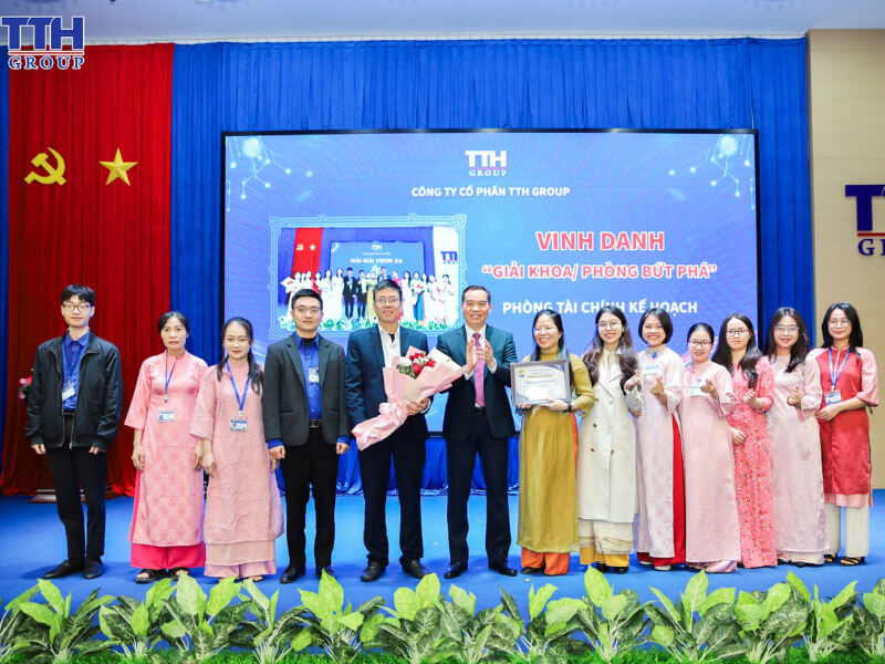 Đánh giá toàn diện kết quả năm 2025 - Làm rõ định hướng và nhiệm vụ trọng tâm năm 2026