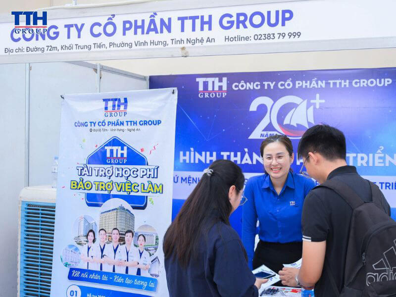 Điểm nhấn đặc biệt – Chương trình “Tài trợ học phí – Bảo trợ việc làm”