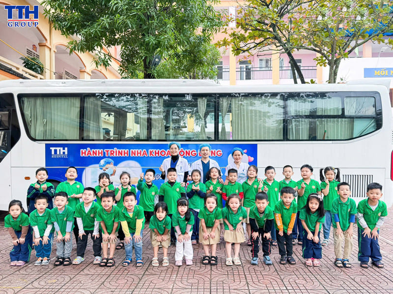 Hành trình Nha khoa học đường của TTH đã đến với hàng nghìn học sinh