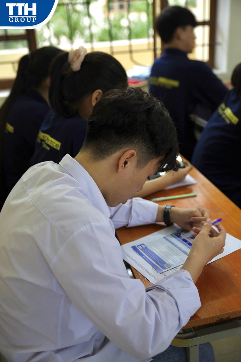 Đến với chương trình Hướng Nghiệp của TTH Group, các em học sinh THPT