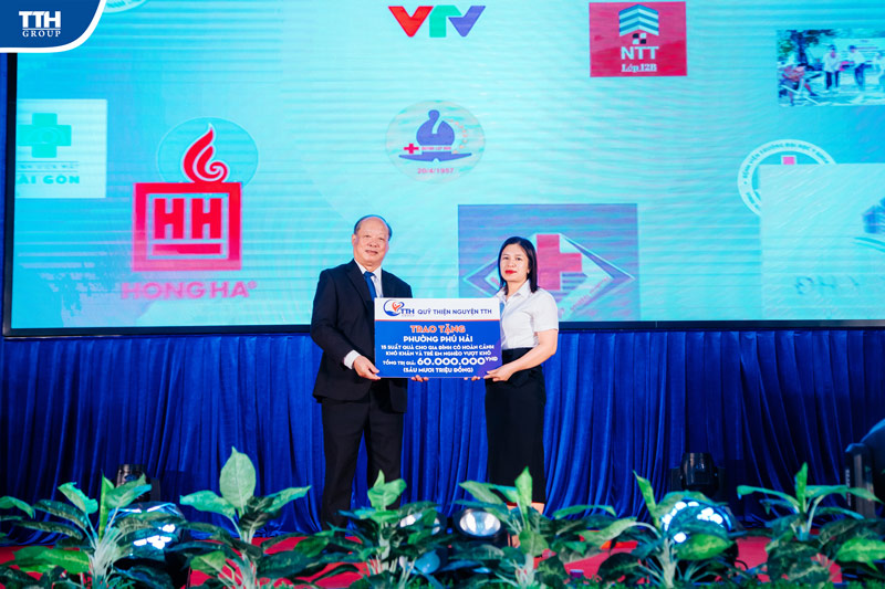 trao tặng phường phú hải 60 triệu