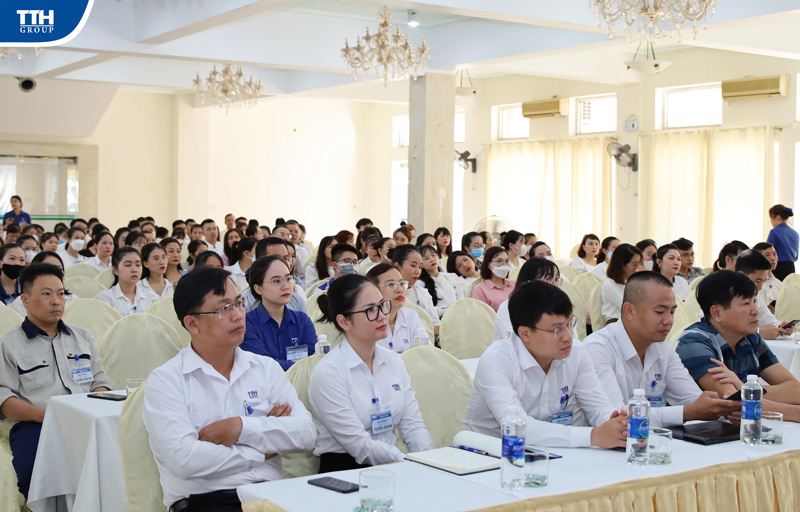 Các ứng viên đã đặc biệt thể hiện sự hào hứng và quan tâm tới các vị trí ứng tuyển tại Ngày Hội Tuyển Dụng.