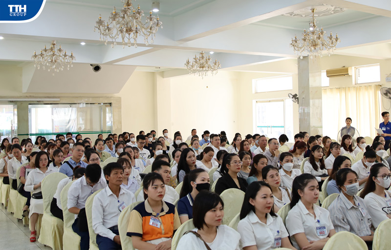 NGÀY HỘI TUYỂN DỤNG BỆNH VIỆN YHCT - PHCN NGUYÊN PHÚC 