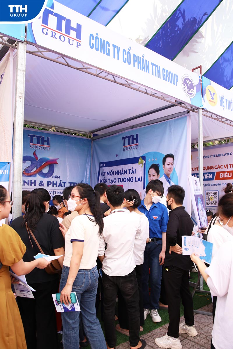 Tại ĐH Y Khoa Vinh, không khí chương trình diễn ra sôi nổi ngay từ sáng sớm.