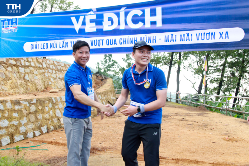 hình ảnh trong giải leo núi 1