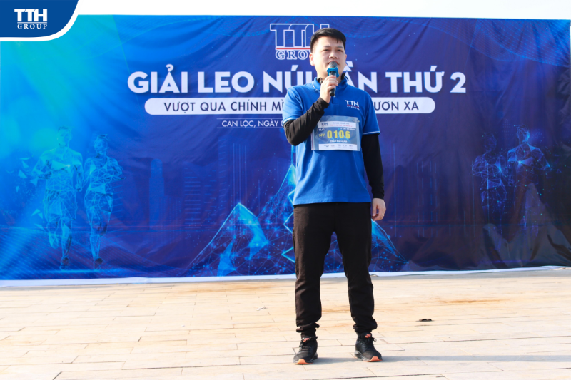 khó khăn và thậm chí là rất khắc nghiệt hơn khi địa hình leo núi 