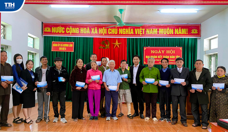 Bệnh viện Đa khoa TTH Hà Tĩnh đã đến thăm hỏi và trao tận tay các suất quà hỗ trợ 