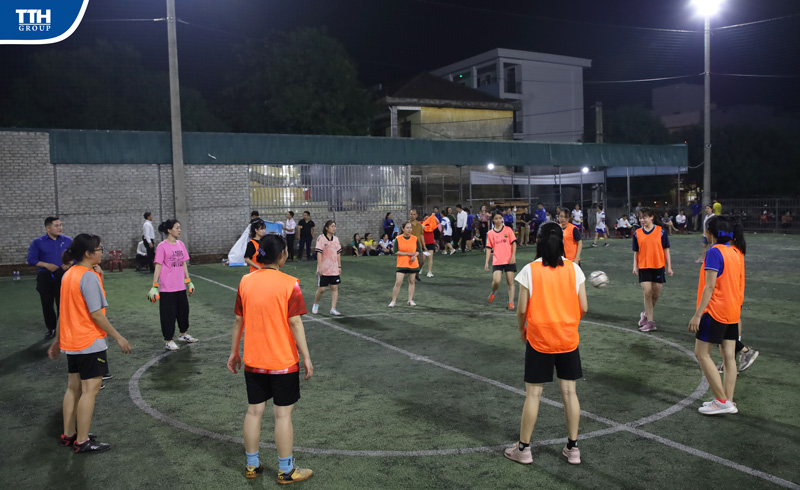 khởi động trước khi thi đấu