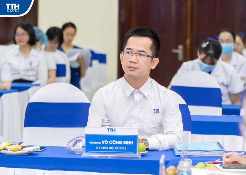 Uỷ viên hội đồng võ công binh