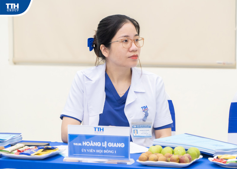 uỷ viên hoàng lệ giang