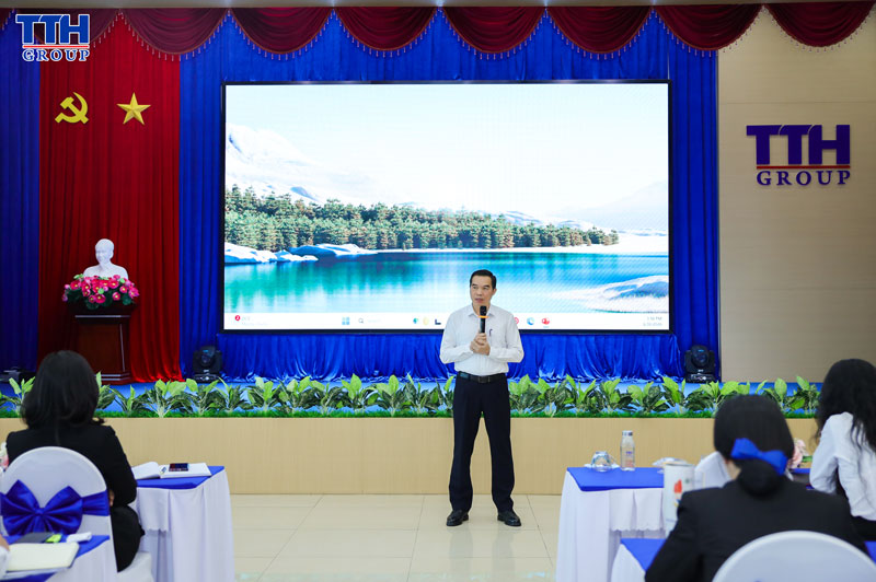 huyển đổi số và phát triển bền vững (ESG) vào chương trình đào tạo