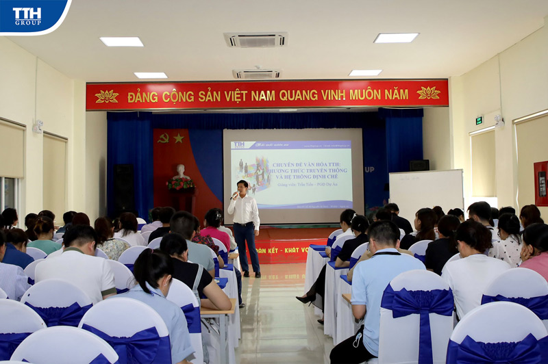 ĐÀO TẠO VĂN HÓA: "PHƯƠNG THỨC TRUYỀN THÔNG & HỆ THỐNG ĐỊNH CHẾ"