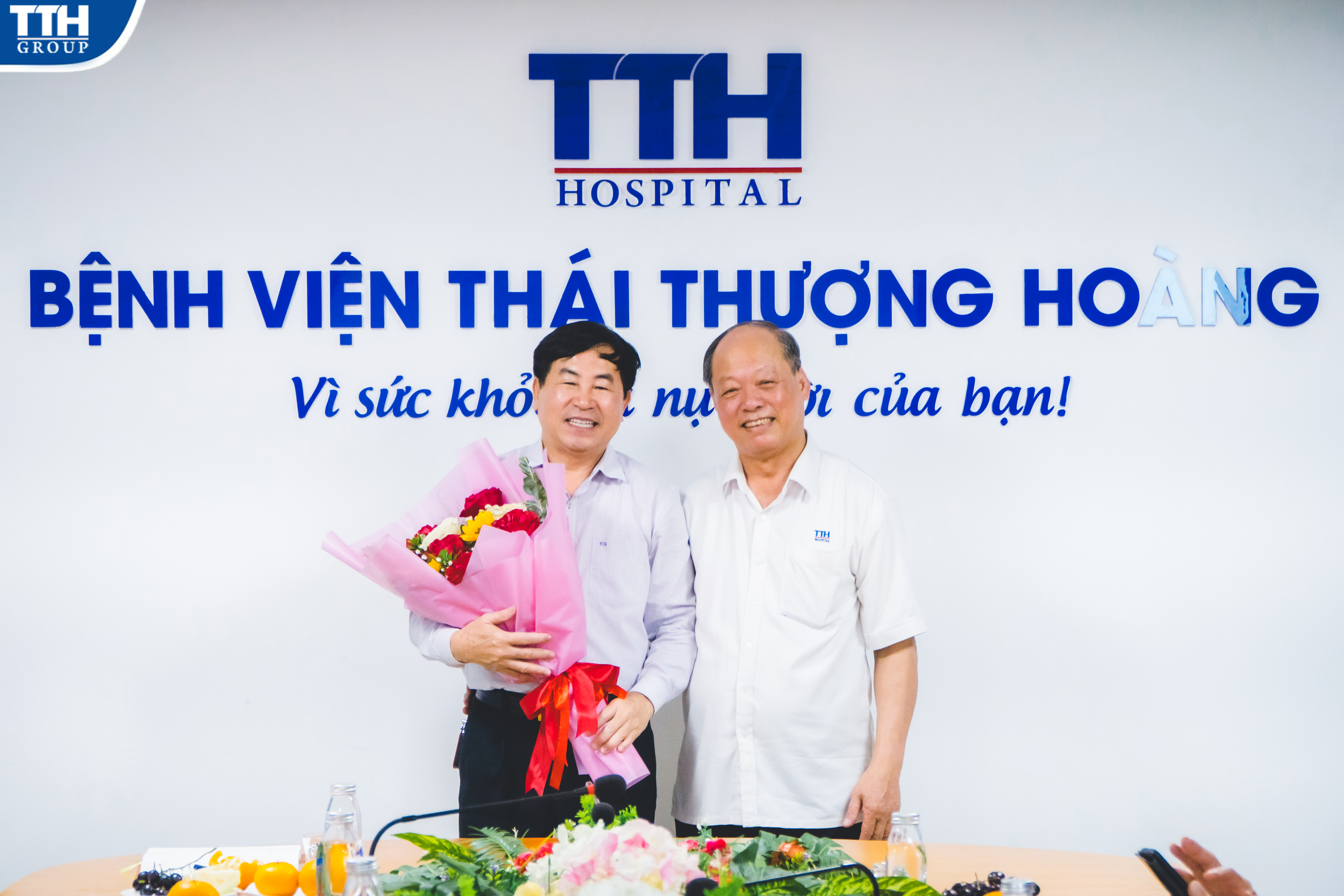 LỄ CÔNG BỐ QUYẾT ĐỊNH CHUẨN Y PHÓ BÍ THƯ ĐẢNG ỦY