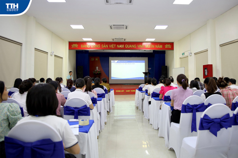 ĐÀO TẠO VĂN HÓA DOANH NGHIỆP CHO CÁN BỘ NHÂN VIÊN