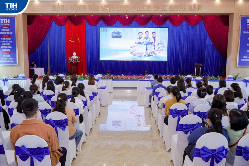 Ngày Hội Tuyển Dụng: "Nắm bắt cơ hội - Vươn tới thành công” tại Bệnh viện Đa khoa TTH Quảng Bình